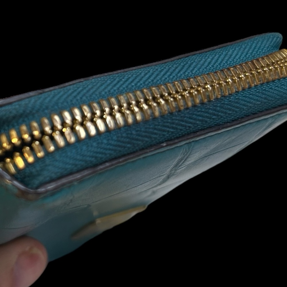 MCM TEAL LONG WALLET GUC many card slots/inside pockets .1 zipper inside pocket - Picture 10 of 13